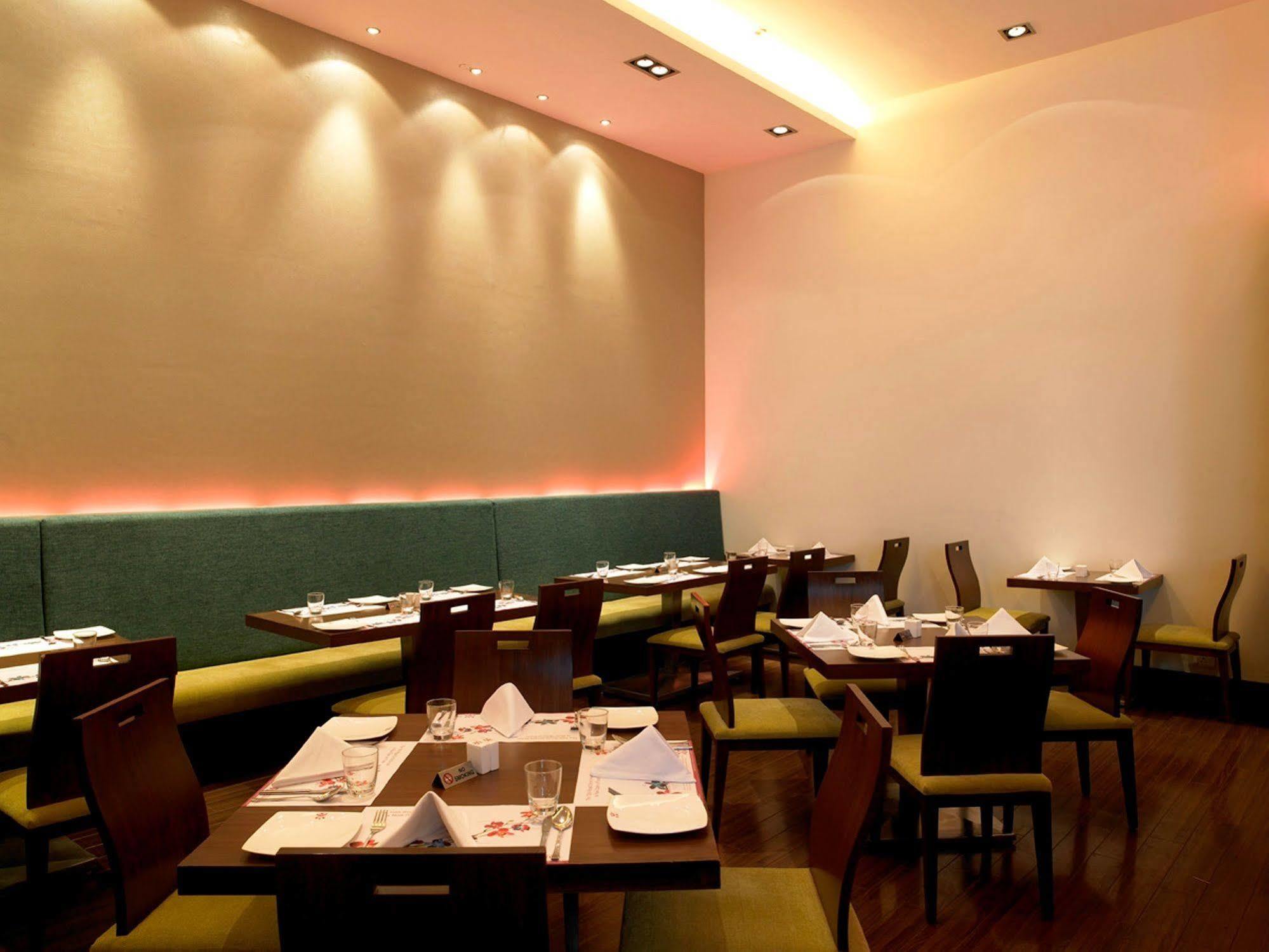 Royal Orchid Central, Pune Restaurant bilde